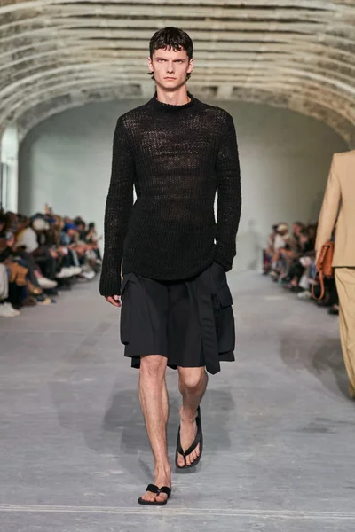 Look 11
